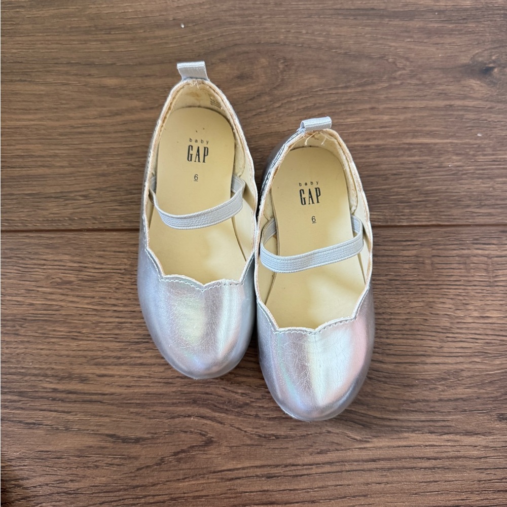 GAP Shimmering Silver Kids Dress Shoes
